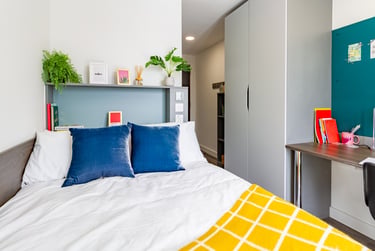 Bronze En Suite - Image 1